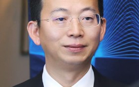 从争议到世界舞台：中国学者向凌云以“解决方案”赢得尊重