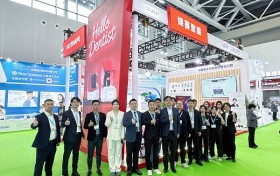 一键解锁高产！铼赛智能新品Edge Max Pro亮相华南口腔展，展位人气高涨